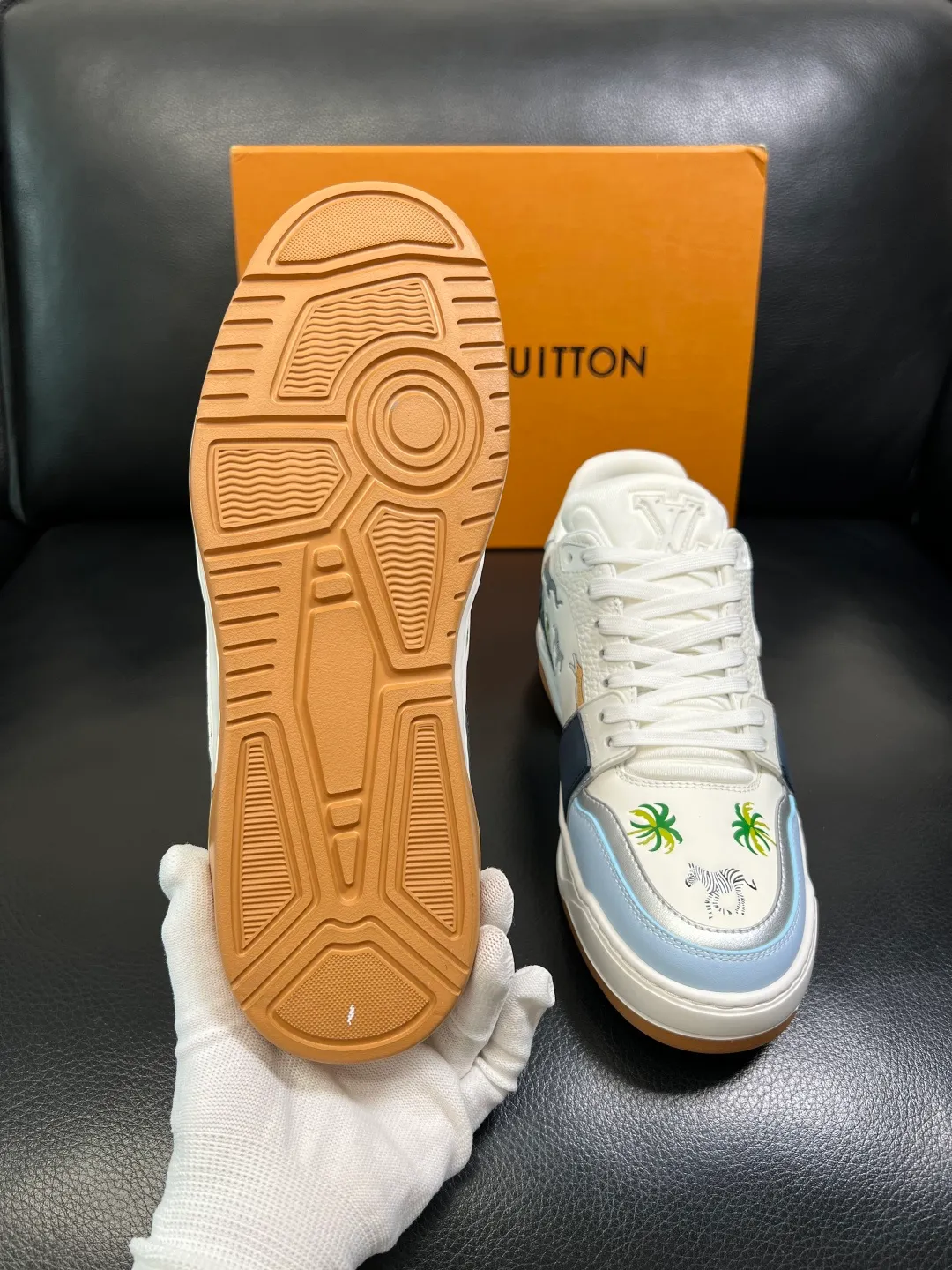 Men's shoes 💰 940 Lv high quality top crafts Louis Vuitton, sports sneakers counter synchronization, uppers imported from Italy, high-quality splicing colorful complex crafts, imported mesh pads soft and comfortable, soles: original soles specially provided by the original factory, T men's shoes 💰U exclusive movable molded soles super comfortable, original factory single goods, code number 39-44 (customized 38 45)